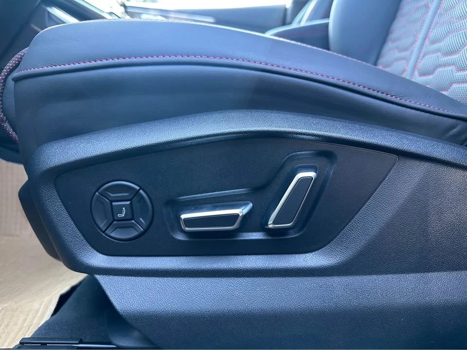 2026 Audi RS Q8 Performance - Image 9 of 14