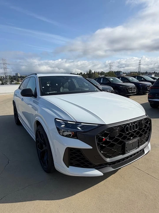 2026 Audi RS Q8 Performance - Image 9 of 12