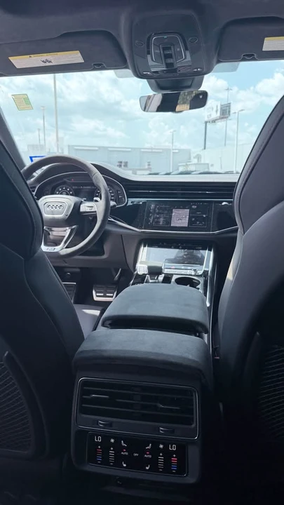 2026 Audi RS Q8 Performance - Image 7 of 10