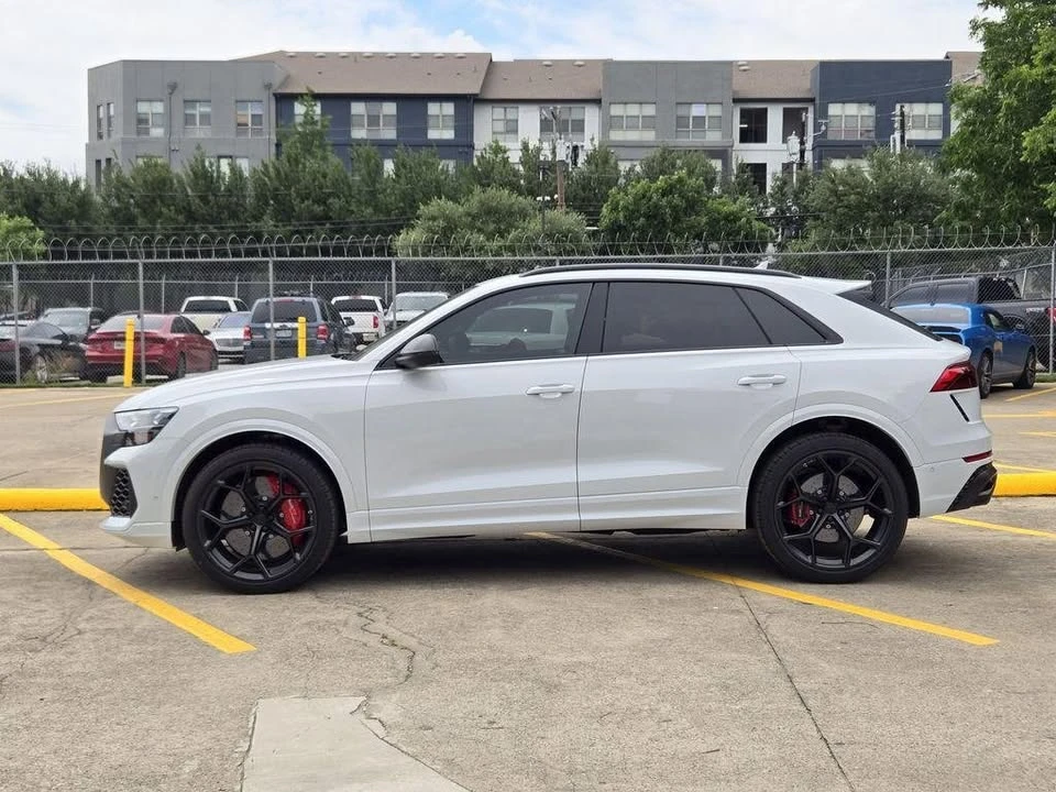2026 Audi RS Q8 Performance - Image 2 of 20
