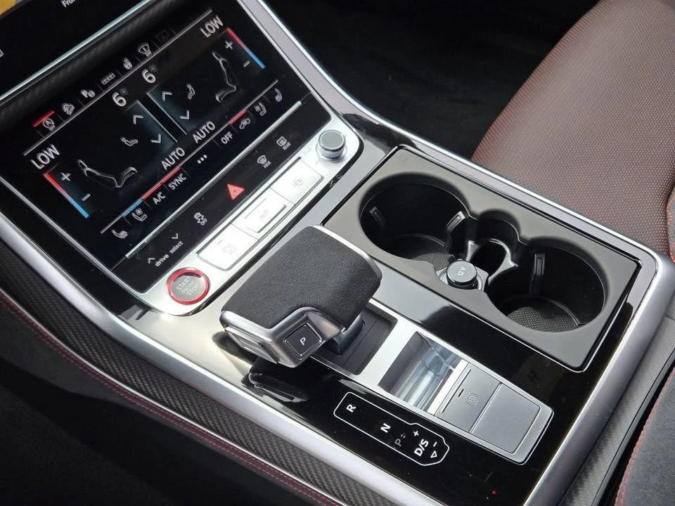 2026 Audi RS Q8 Performance - Image 11 of 20