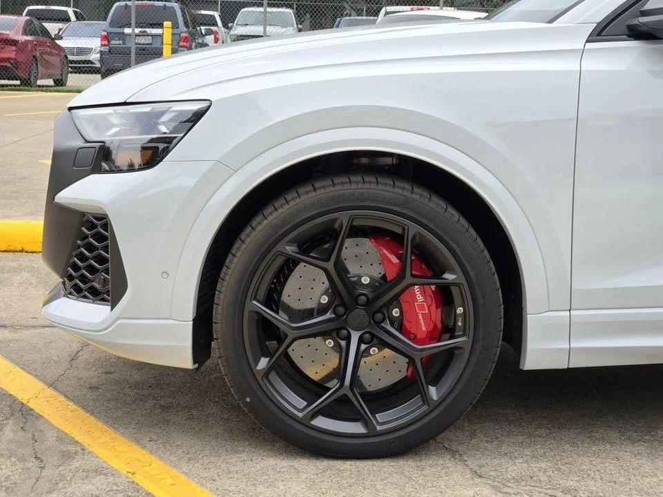 2026 Audi RS Q8 Performance - Image 6 of 20