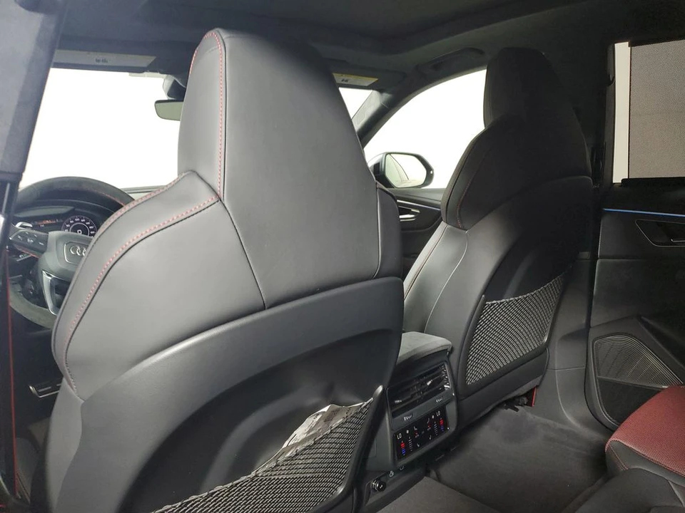 2026 Audi RS Q8 Performance - Image 13 of 31
