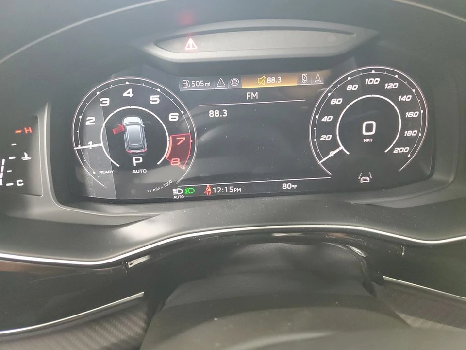 2026 Audi RS Q8 Performance - Image 28 of 31