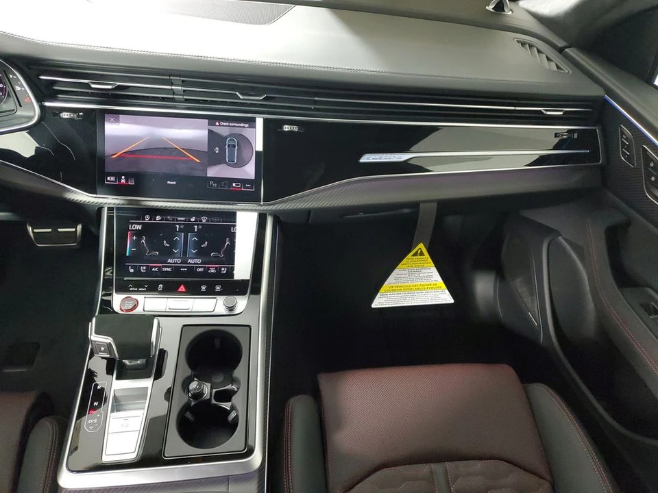 2026 Audi RS Q8 Performance - Image 16 of 31