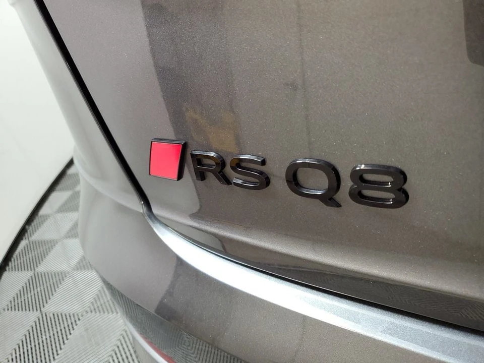 2026 Audi RS Q8 Performance - Image 7 of 31