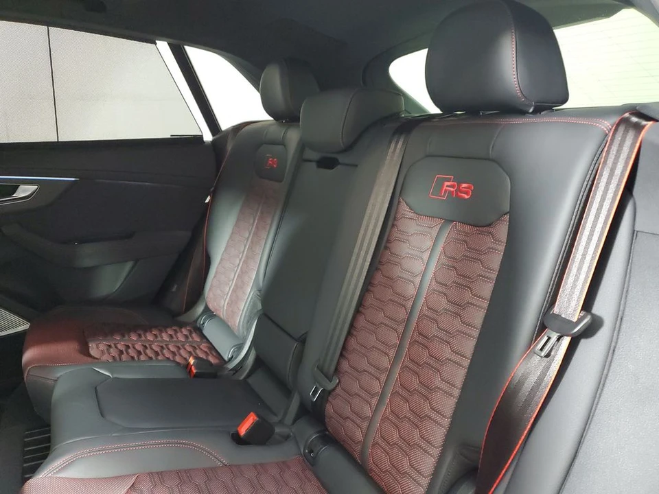 2026 Audi RS Q8 Performance - Image 11 of 31