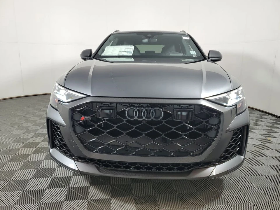 2026 Audi RS Q8 Performance - Image 2 of 31