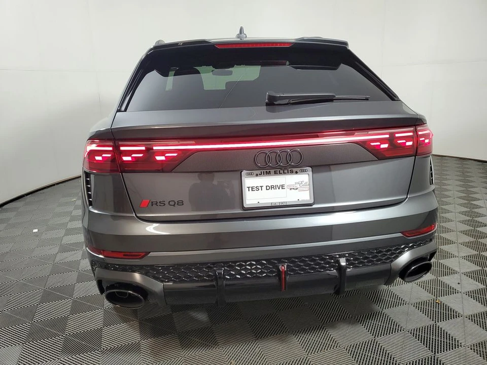 2026 Audi RS Q8 Performance - Image 5 of 31