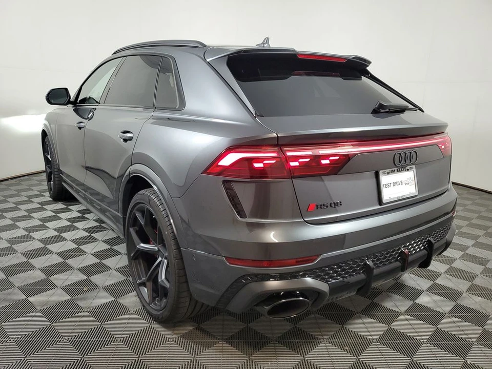 2026 Audi RS Q8 Performance - Image 4 of 31