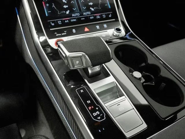 2026 Audi RS Q8 Performance - Image 14 of 20