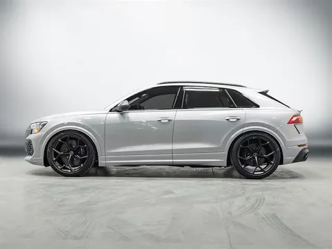 2026 Audi RS Q8 Performance - Image 4 of 20