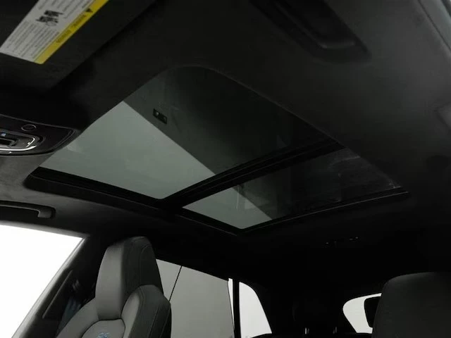 2026 Audi RS Q8 Performance - Image 16 of 20