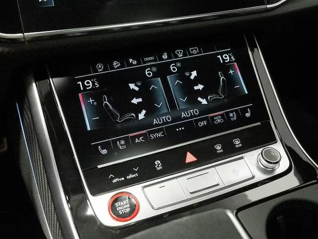 2026 Audi RS Q8 Performance - Image 13 of 20