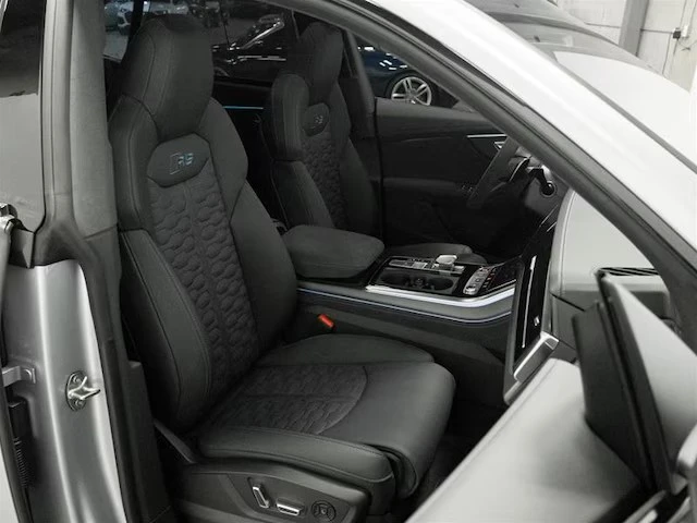 2026 Audi RS Q8 Performance - Image 17 of 20