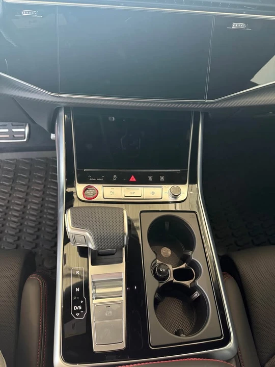 2026 Audi RS Q8 Performance - Image 14 of 15