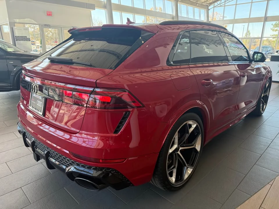 2026 Audi RS Q8 Performance - Image 9 of 15