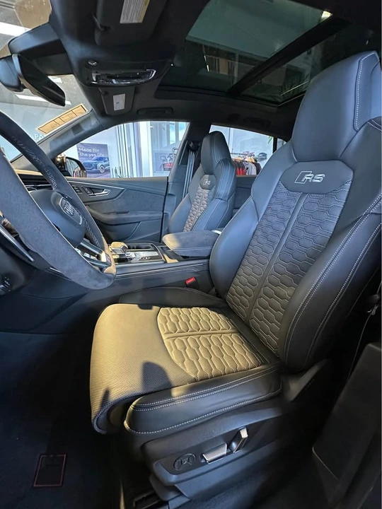 2026 Audi RS Q8 Performance - Image 7 of 12