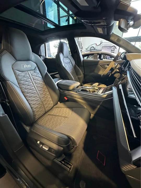 2026 Audi RS Q8 Performance - Image 10 of 12