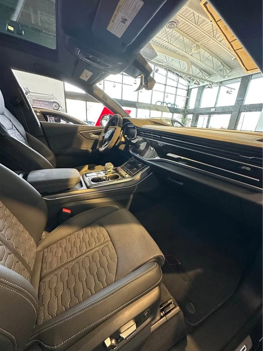 2026 Audi RS Q8 Performance - Image 11 of 12