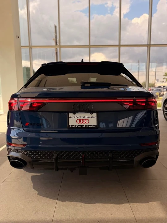2026 Audi RS Q8 Performance - Image 7 of 14