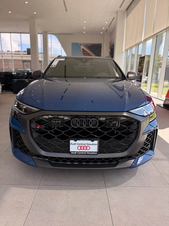 2026 Audi RS Q8 Performance - Image 12 of 14