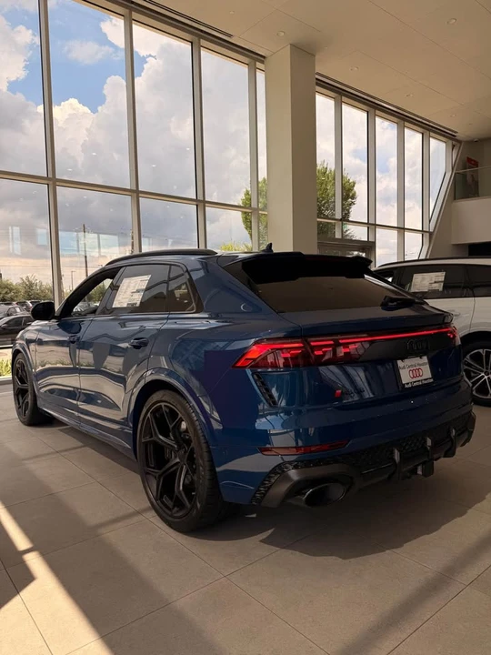 2026 Audi RS Q8 Performance - Image 8 of 14