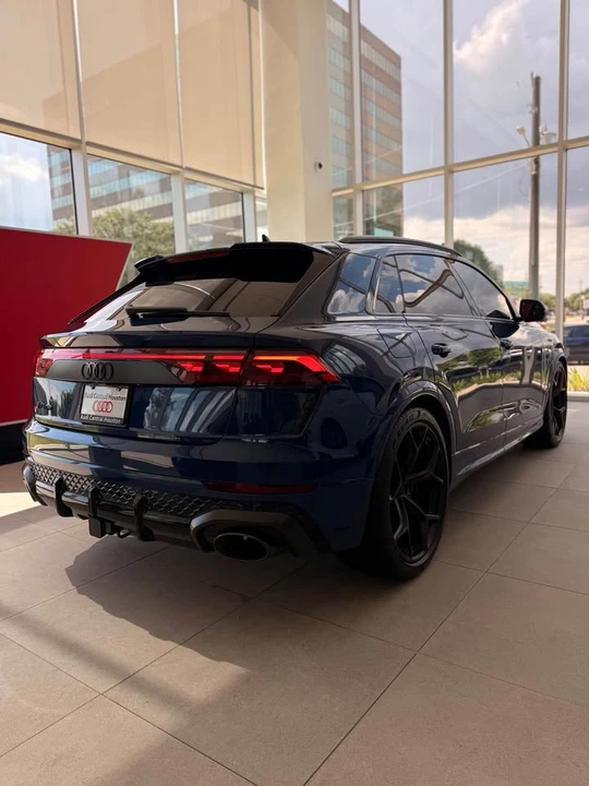 2026 Audi RS Q8 Performance - Image 9 of 14