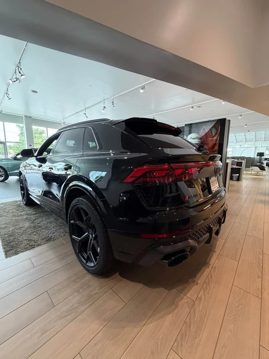 2026 Audi RS Q8 Performance - Image 7 of 19
