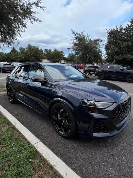 2026 Audi RS Q8 Performance - Image 2 of 7