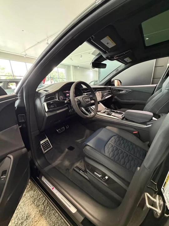 2026 Audi RS Q8 Performance - Image 12 of 19