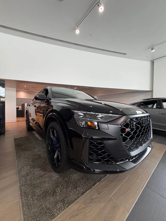 2026 Audi RS Q8 Performance - Image 2 of 19