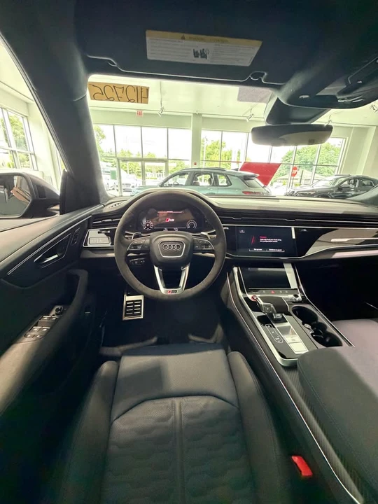 2026 Audi RS Q8 Performance - Image 11 of 19