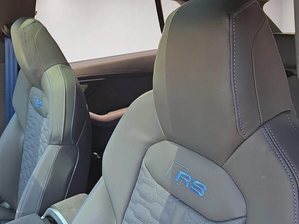 2026 Audi RS Q8 Performance - Image 16 of 20