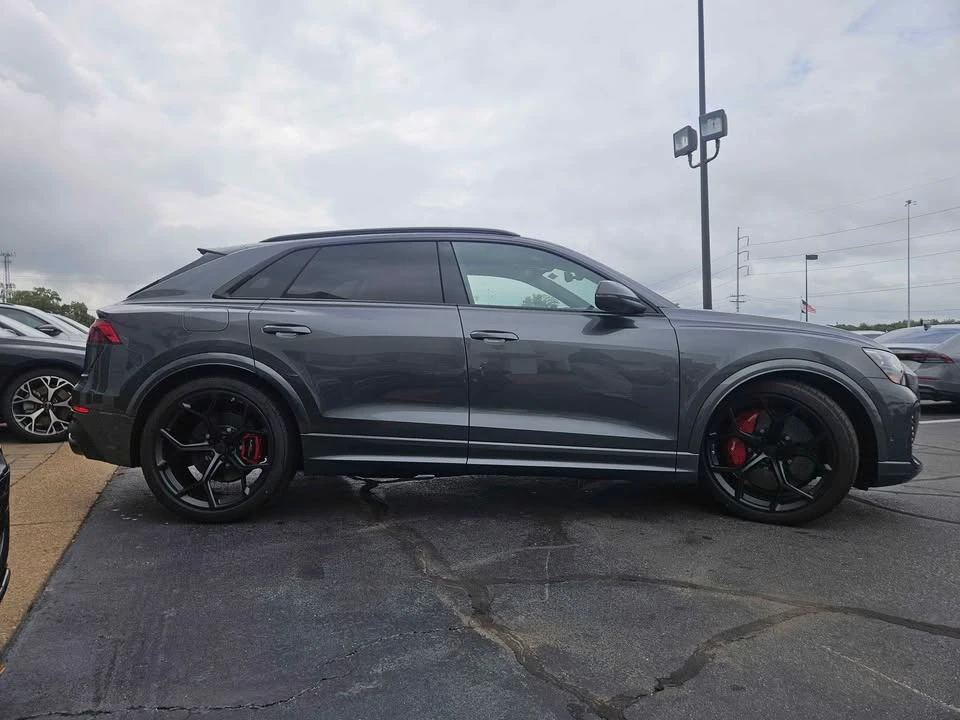 2026 Audi RS Q8 Performance - Image 4 of 20