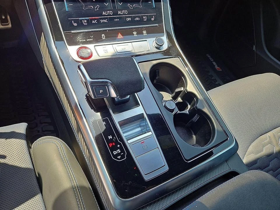 2026 Audi RS Q8 Performance - Image 13 of 20