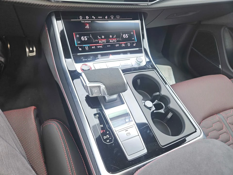 2026 Audi RS Q8 Performance - Image 17 of 20