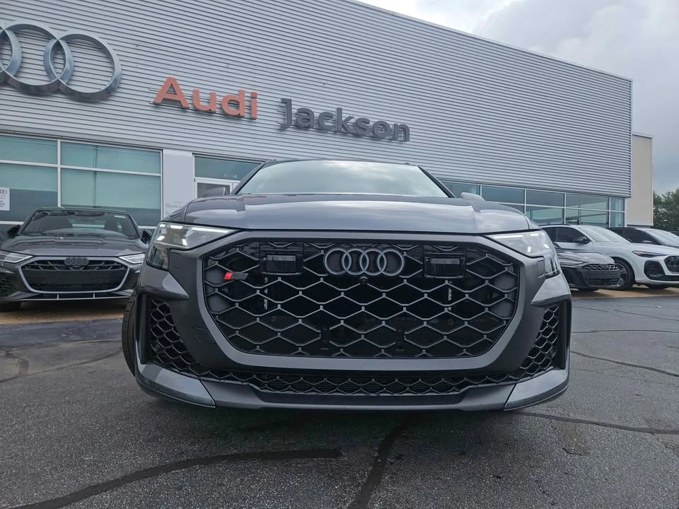 2026 Audi RS Q8 Performance - Image 2 of 20