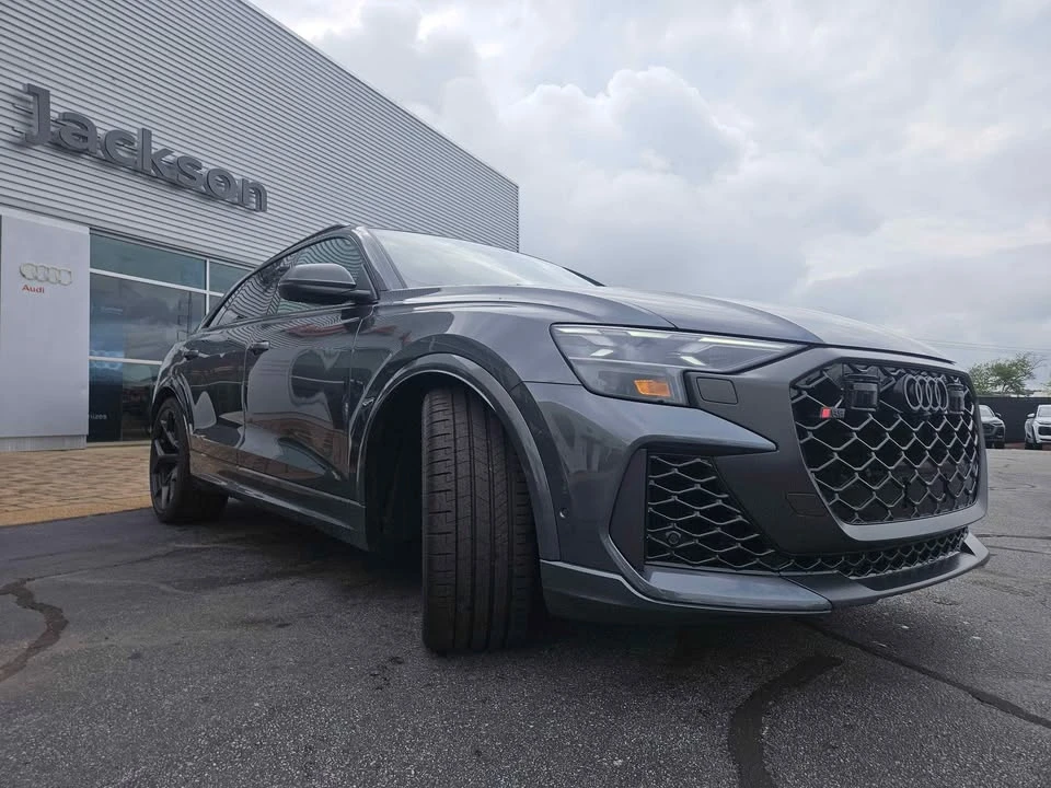 2026 Audi RS Q8 Performance - Image 3 of 20