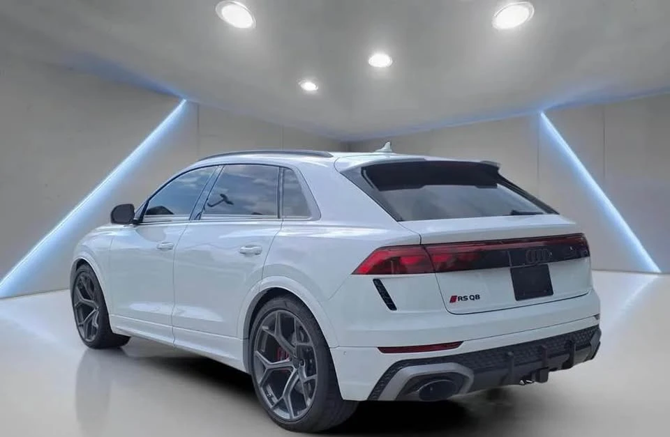 2026 Audi RS Q8 Performance - Image 7 of 12