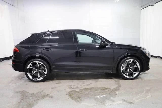 2026 Audi RS Q8 Performance - Image 5 of 12