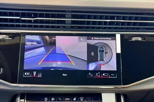 2026 Audi RS Q8 Performance - Image 14 of 20
