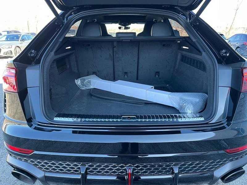 2026 Audi RS Q8 Performance - Image 6 of 14