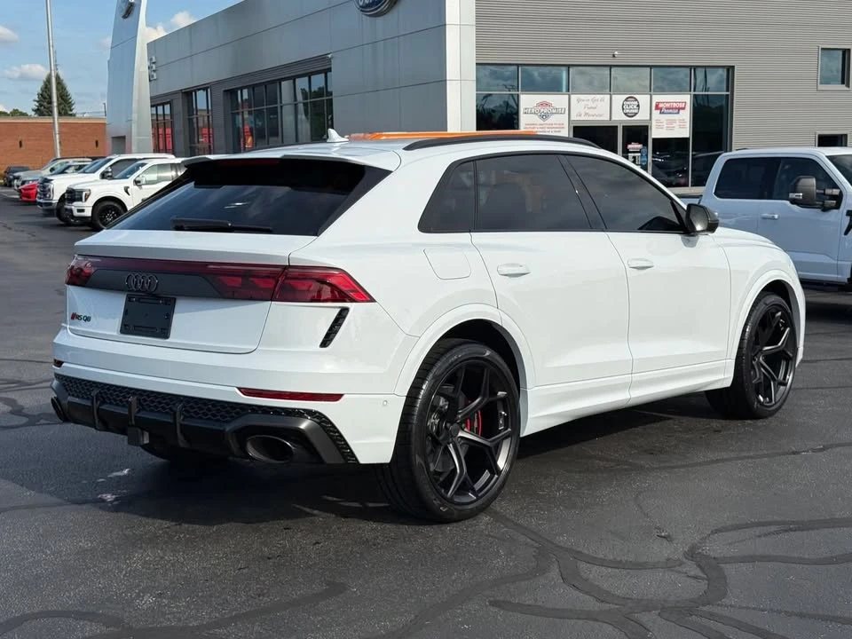 2026 Audi RS Q8 Performance - Image 4 of 18