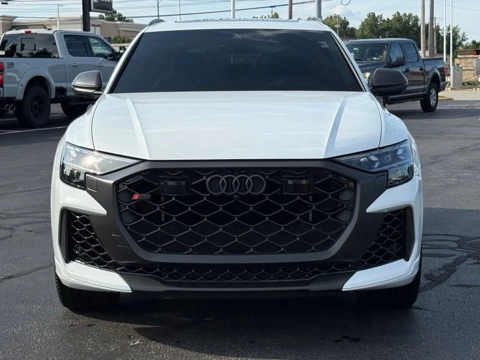 2026 Audi RS Q8 Performance - Image 7 of 18