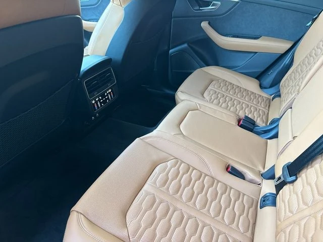 2026 Audi RS Q8 Performance - Image 12 of 31