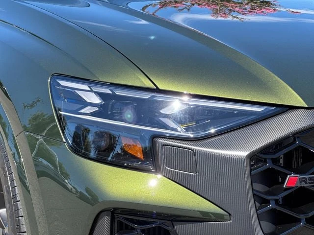 2026 Audi RS Q8 Performance - Image 22 of 31