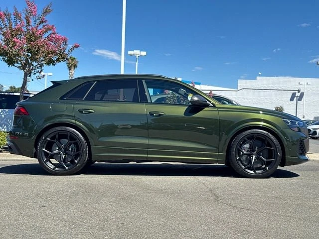 2026 Audi RS Q8 Performance - Image 3 of 31