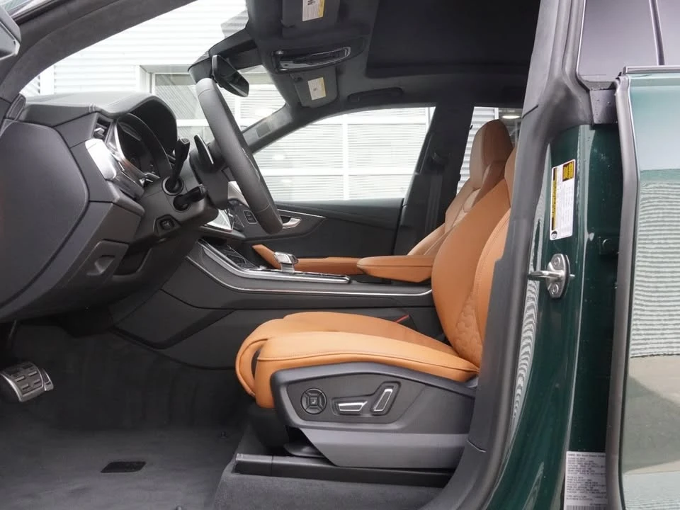 2026 Audi RS Q8 Performance - Image 17 of 20