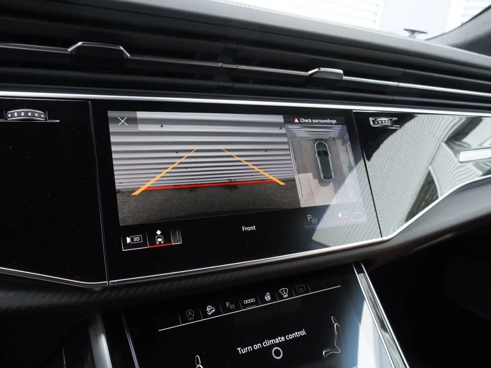 2026 Audi RS Q8 Performance - Image 14 of 20